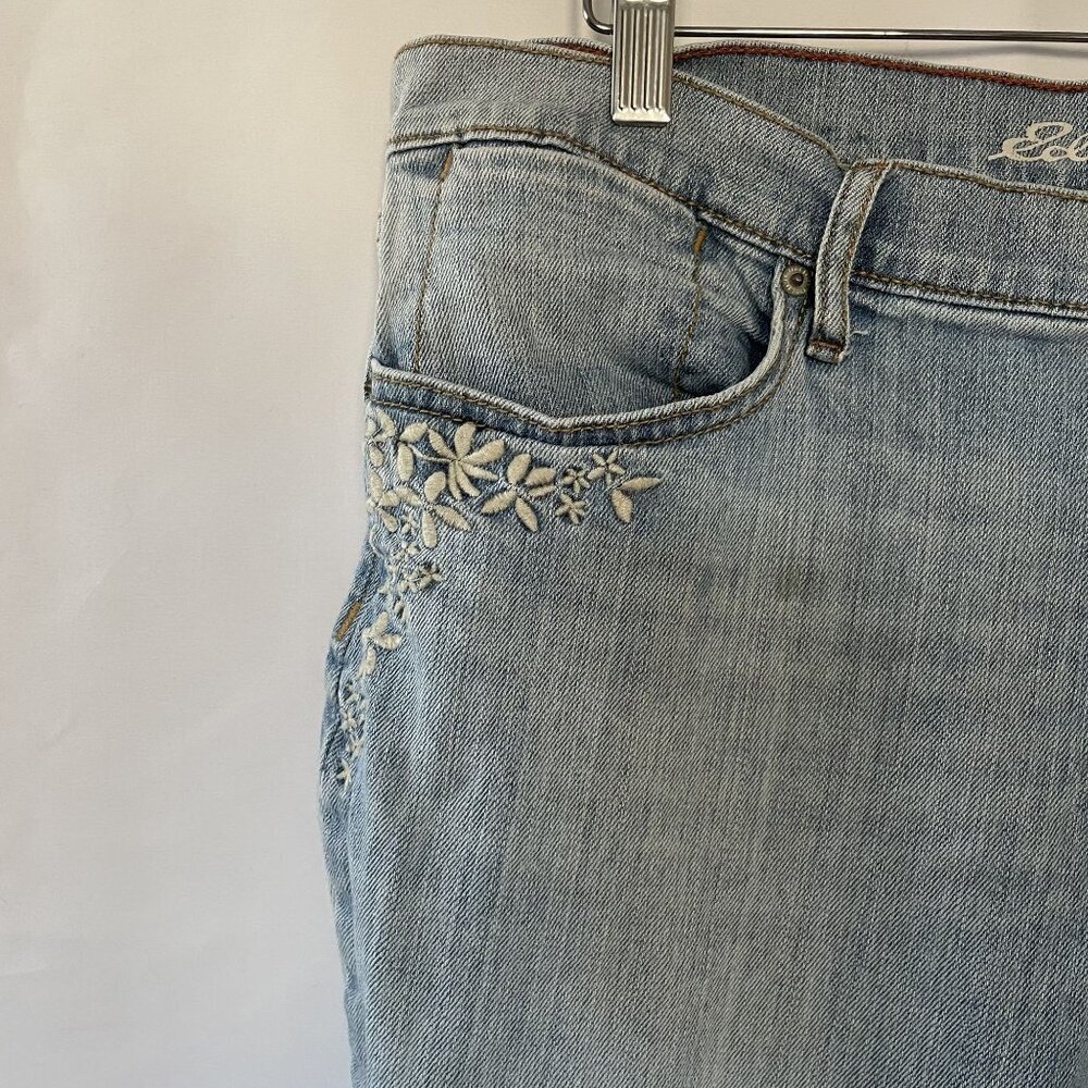 Eddie Bauer women's‎ jeans light wash embroidered details boyfriend slim size 12 - Picture 3 of 7